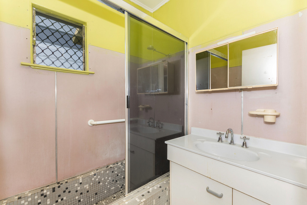 Gulliver real estate Sold