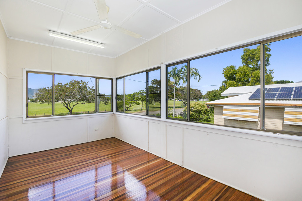 Open for inspection in Currajong