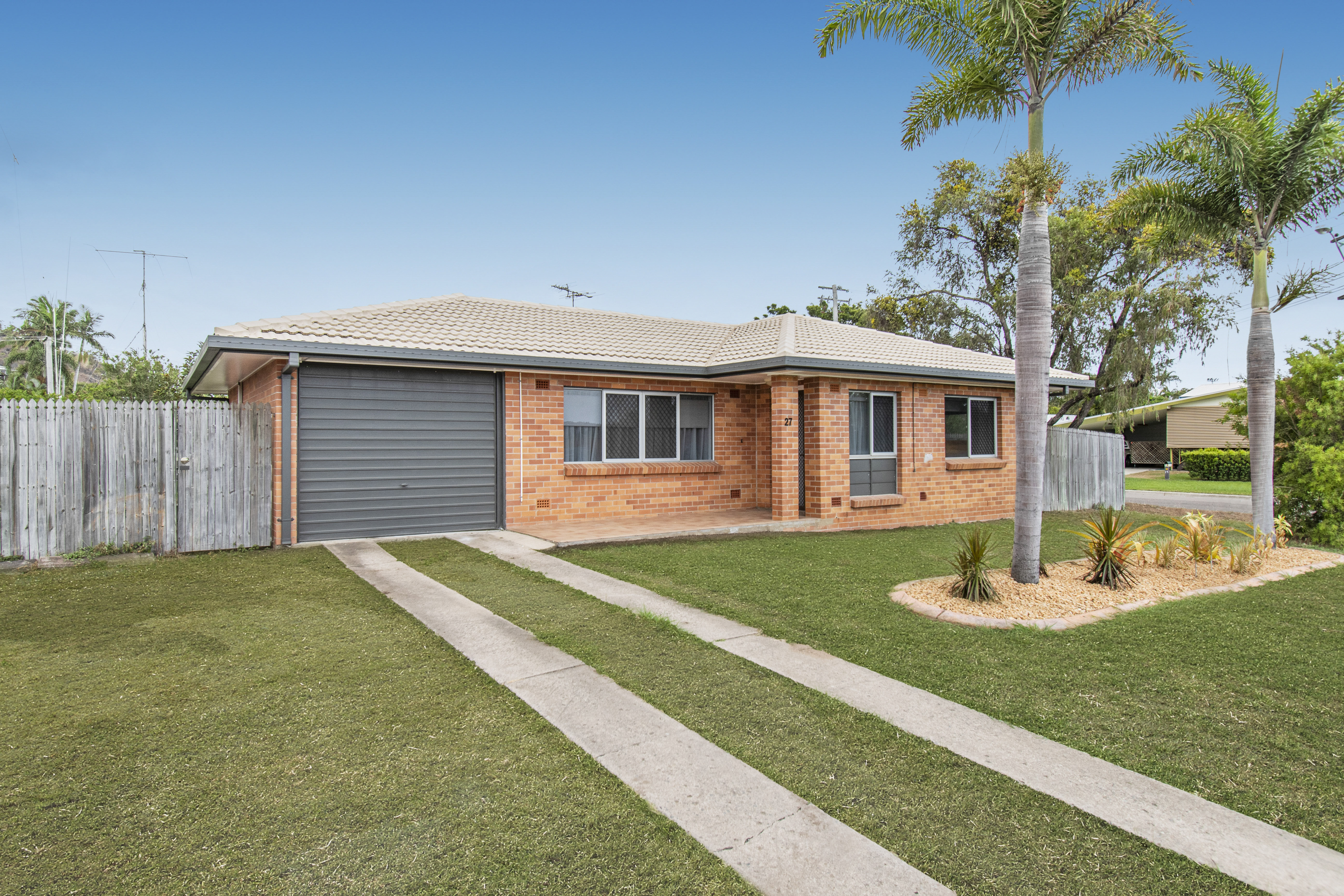 Property in Mount Louisa - Sold for $304,000