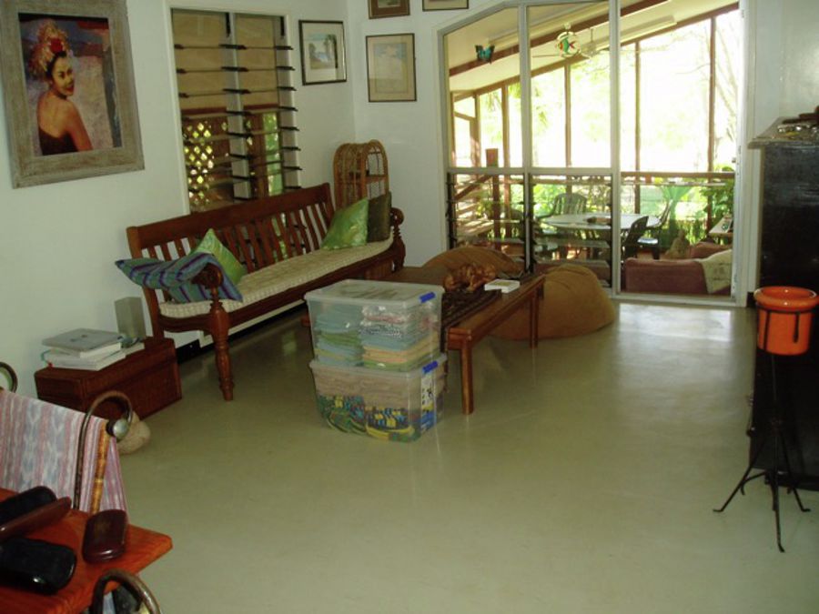 Open Planned Lounge & Dining Area 