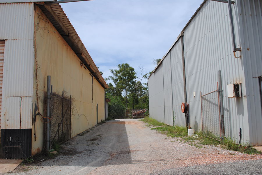 Access to Back of Shed 