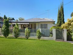 Property in Holland Park West - Sold for $610,000