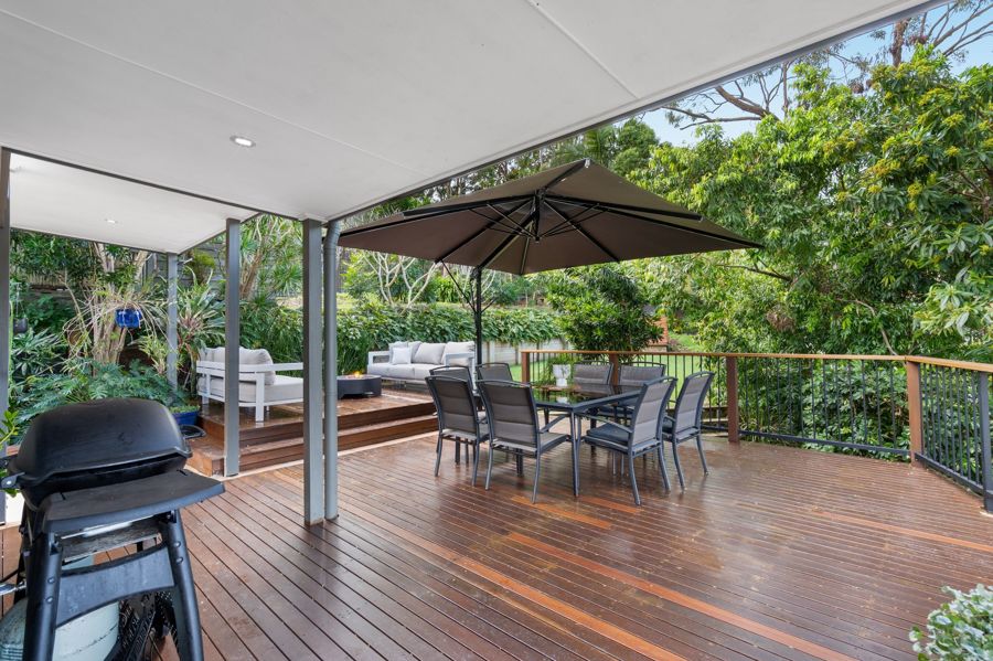 Property in Holland Park West - Offers over $1.390M