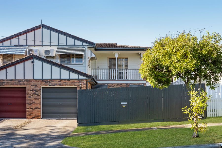 Property in Holland Park West - $750pw