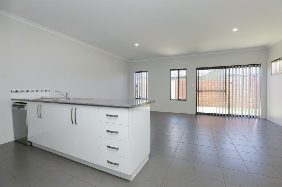 Real Estate in Lakelands