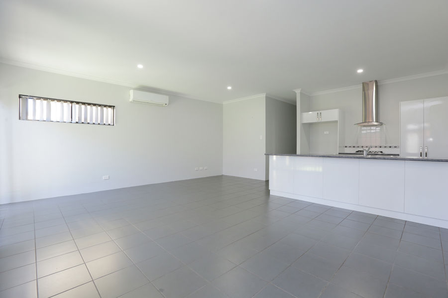 Real Estate in Lakelands