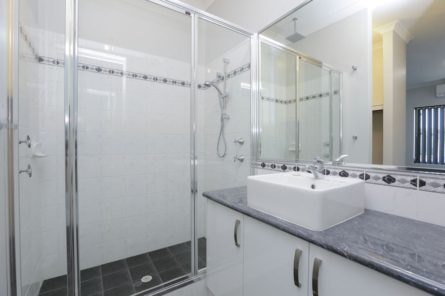 Real Estate in Lakelands