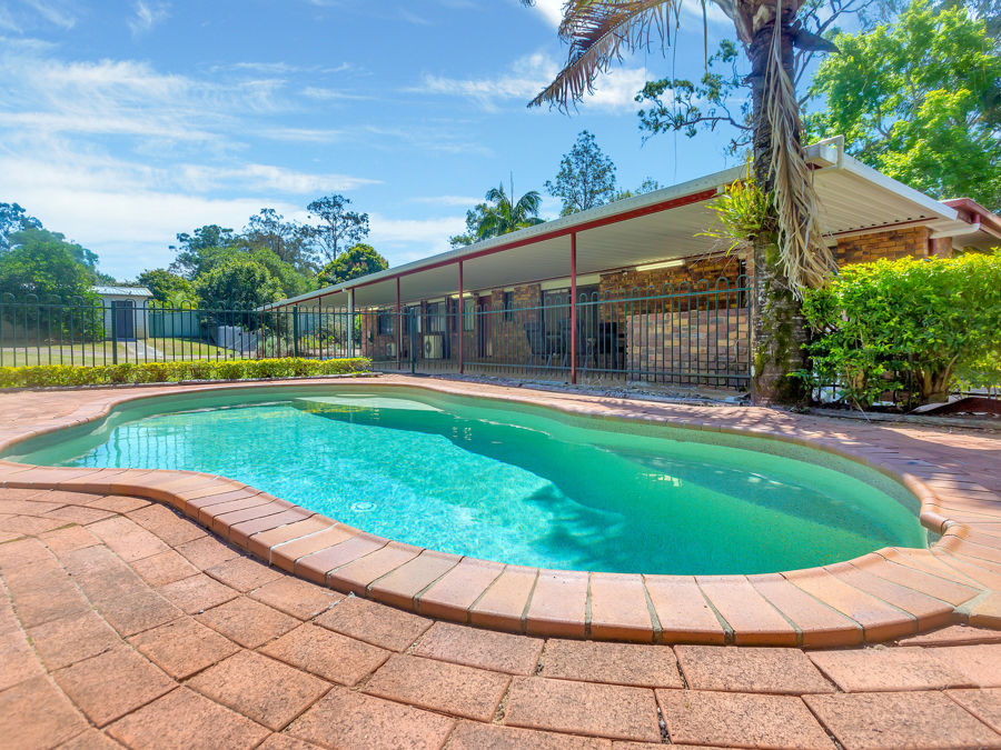 Real Estate in Greenbank