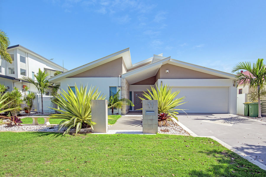 Property in Jacobs Well - $1,000 per week