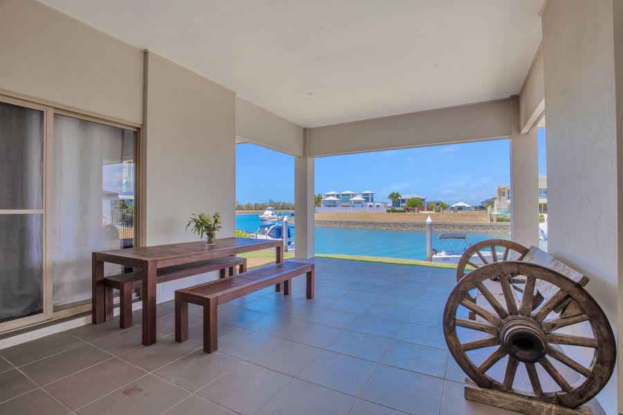 Property in Jacobs Well - $1000 per week