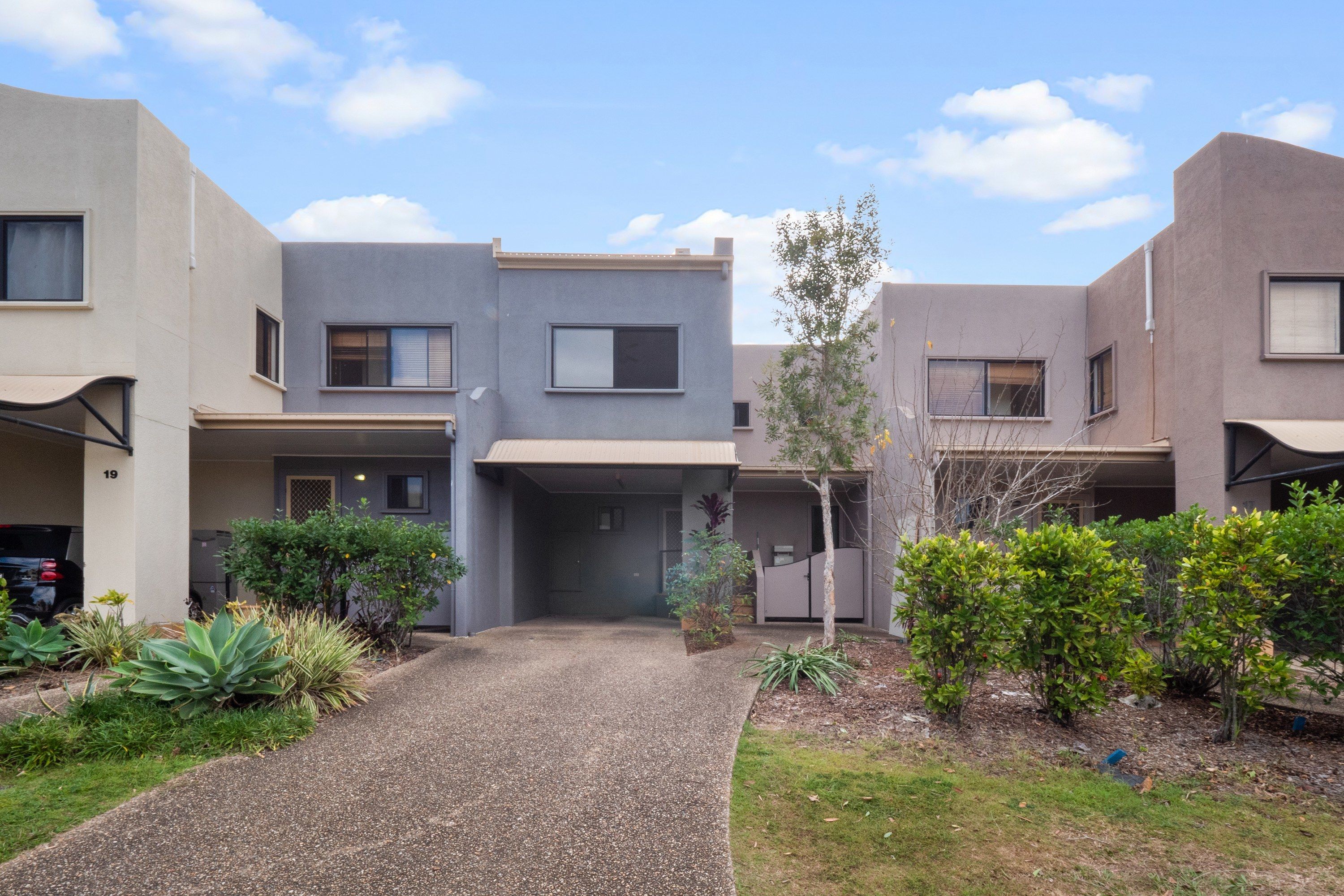 Property in Robertson - SUBMIT ALL OFFERS,  Must Be Sold !!