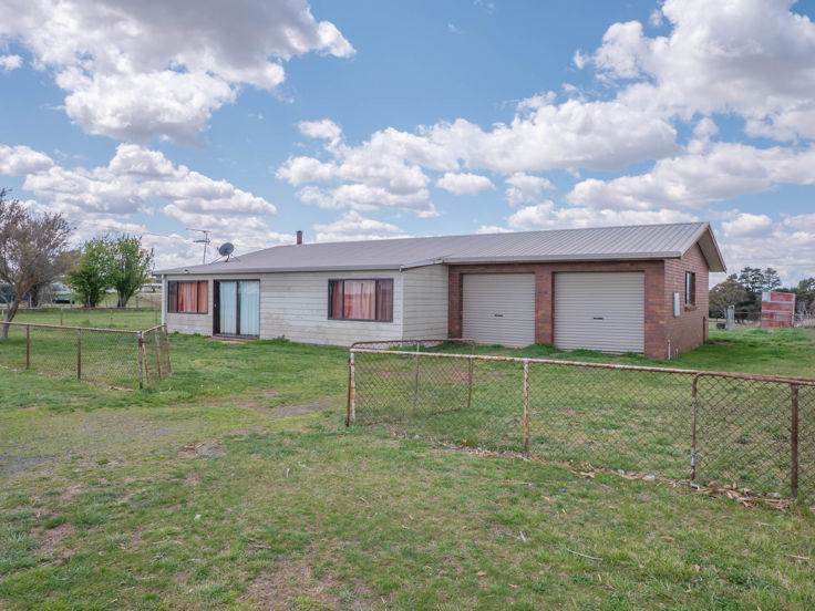 Property in Guyra - Auction Guide $185,000-$200,000