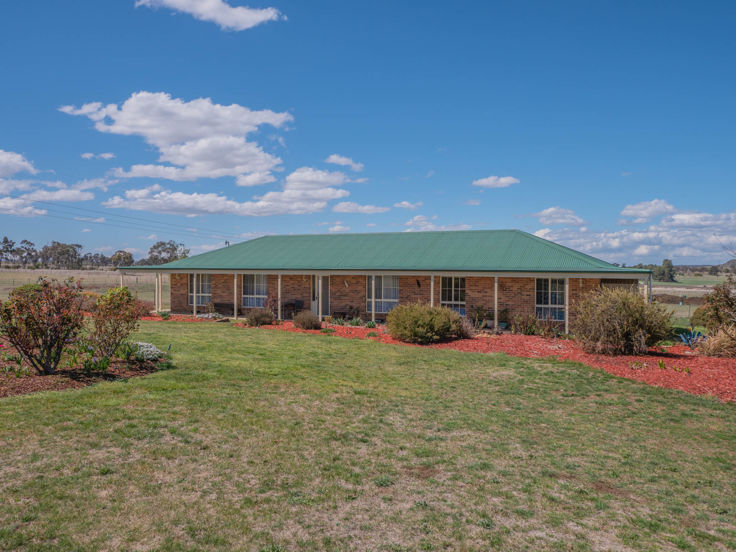 Property in Armidale - Buyers Guide $639,000 - $679,000