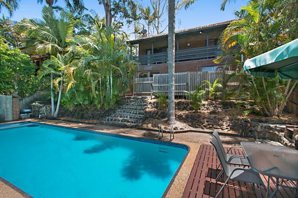 Myeerimba Parade Sale