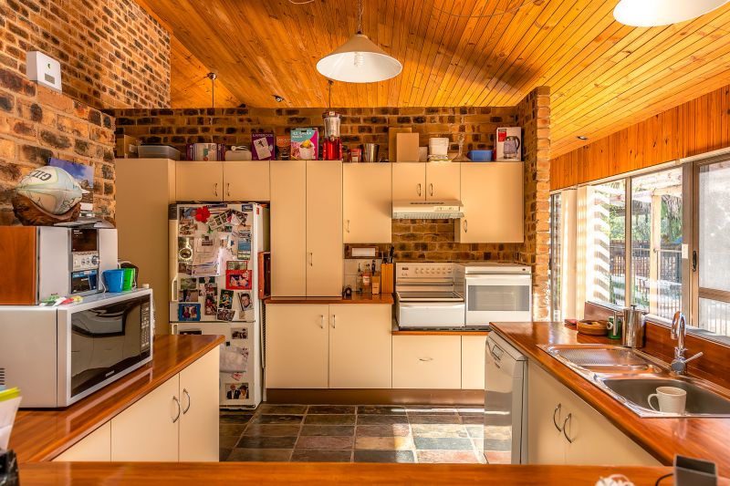 Real Estate in Valla