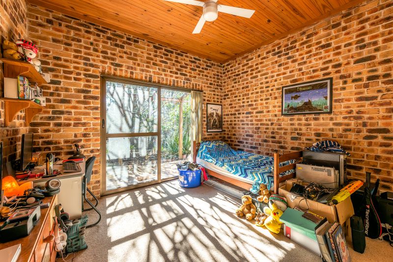 Real Estate in Valla