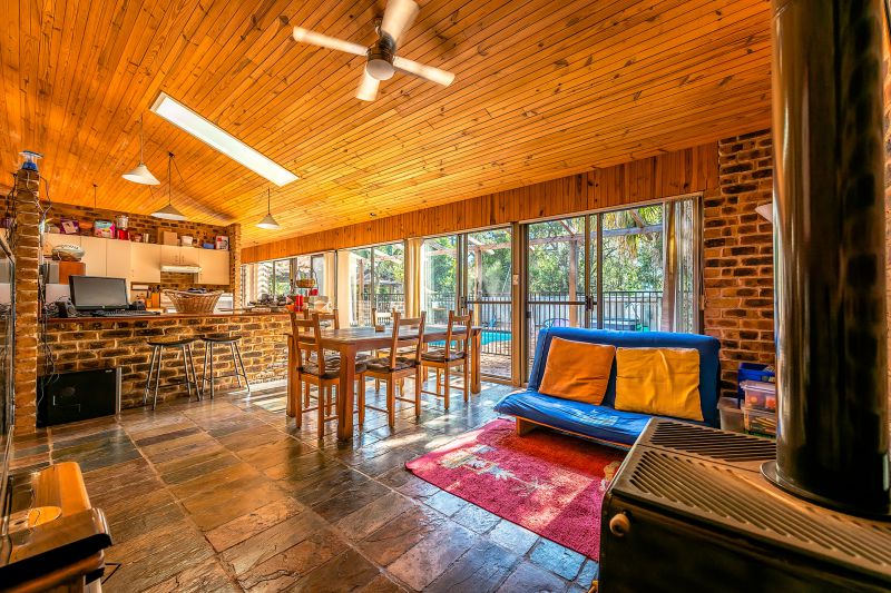 Real Estate in Valla