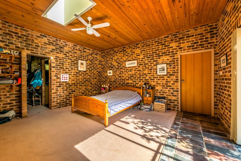 Real Estate in Valla