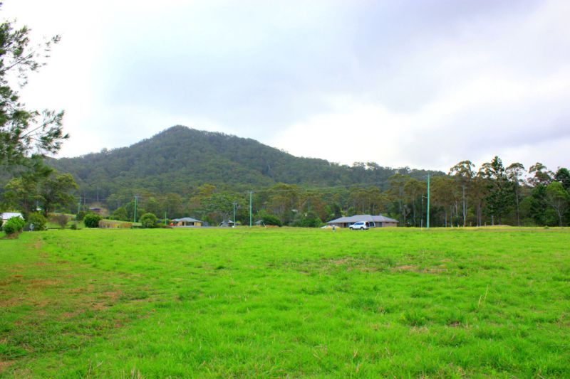 Real Estate in Valla