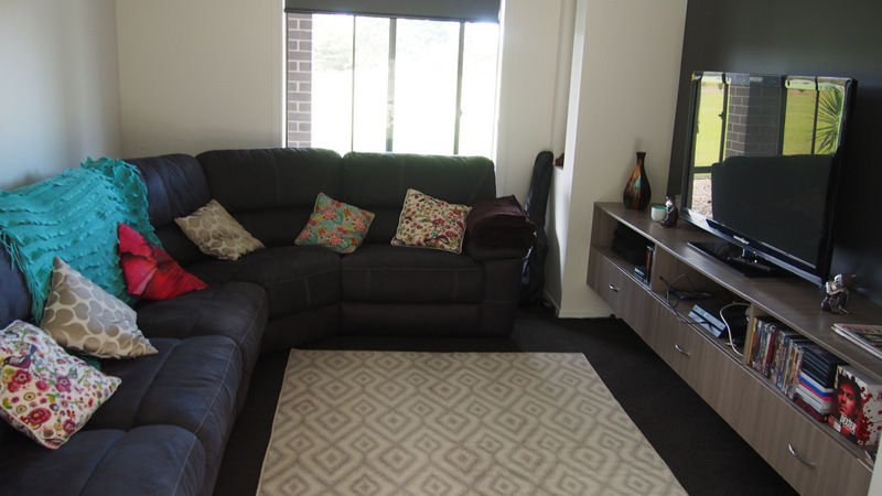 Valla real estate Leased