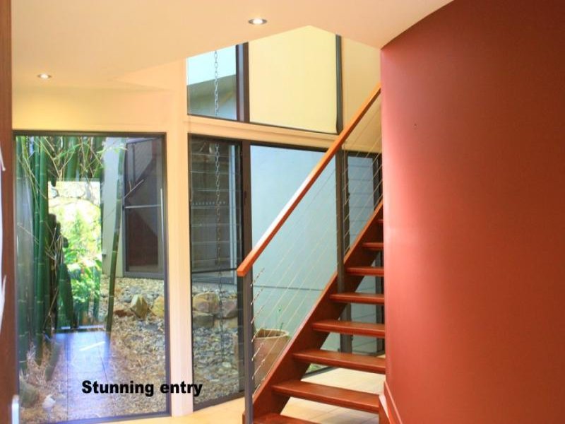 Real Estate in Valla Beach