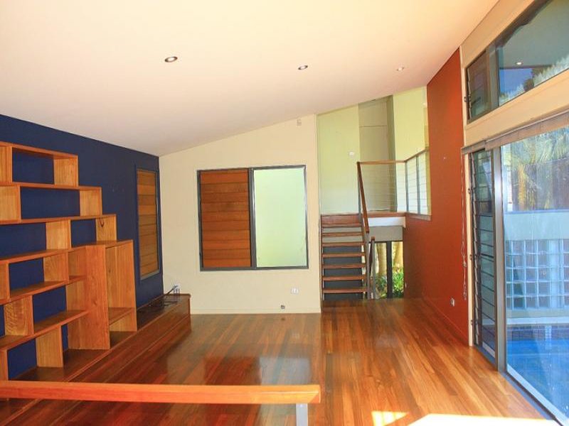 Real Estate in Valla Beach