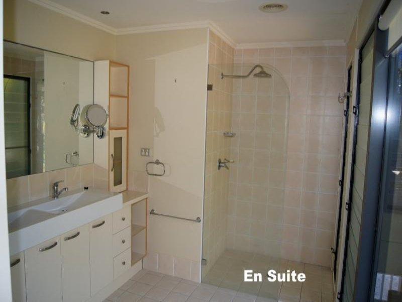 Real Estate in Valla Beach