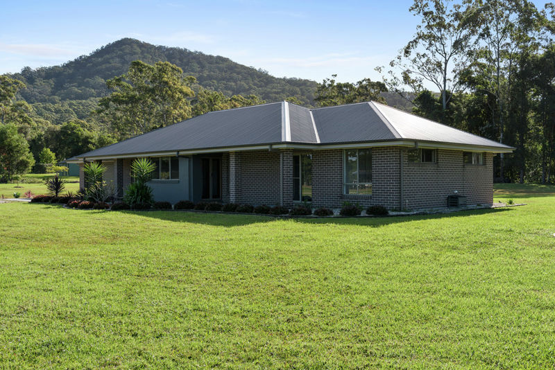 Real Estate in Valla