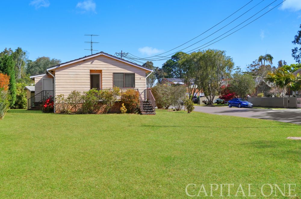 1 Cadonia Road, Tuggerawong, NSW 2259