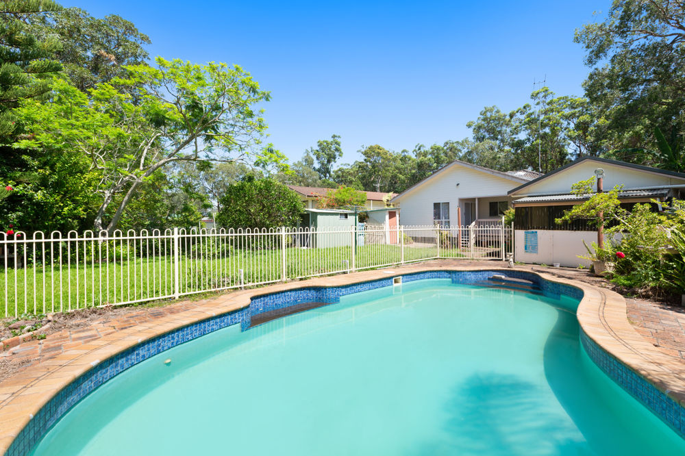 7 Warner Ave, Tuggerawong, NSW 2259