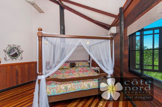 Charming main bedroom, airconditioned, WIR