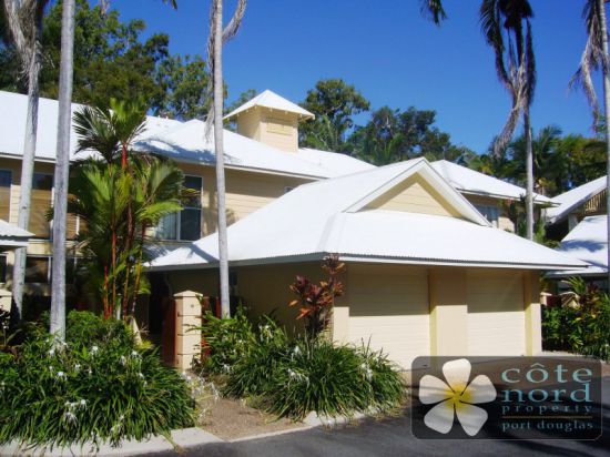 Glamorous Port Douglas villa for sale