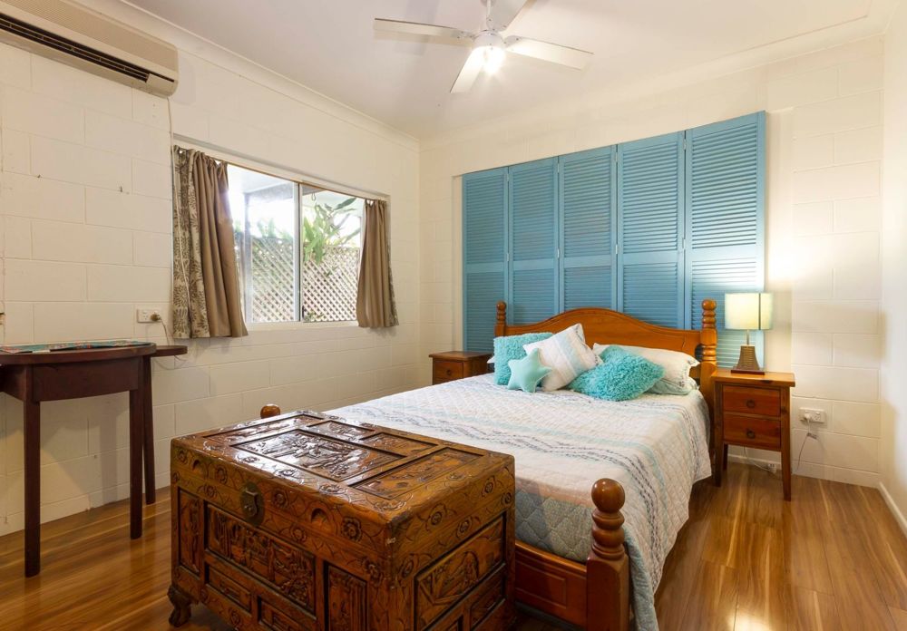 Bungalow bedroom with airconditioning