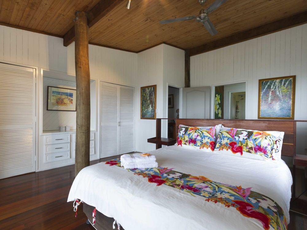 Spacious main bedroom, BIRs