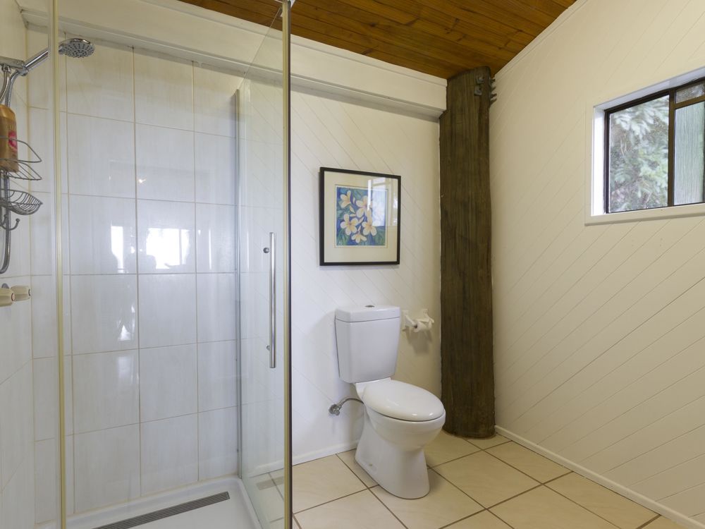 Ensuite to the main bedroom