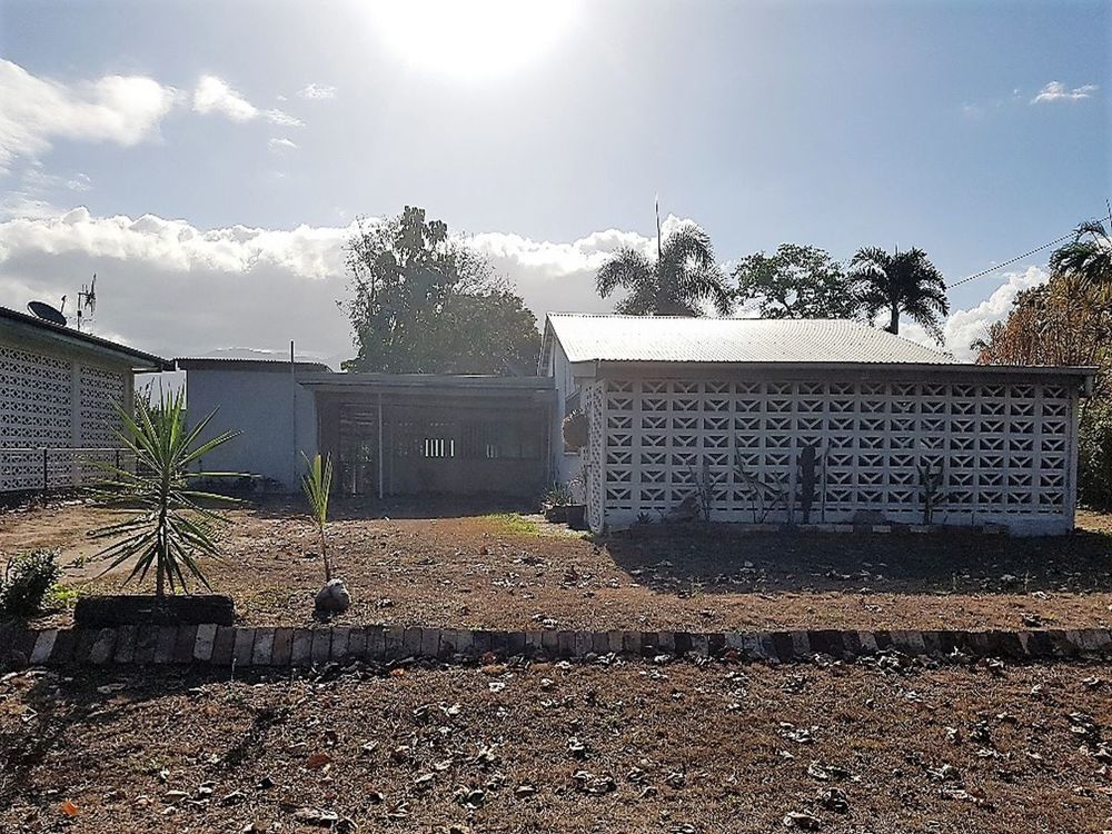 Cottage on large block of land facing beach