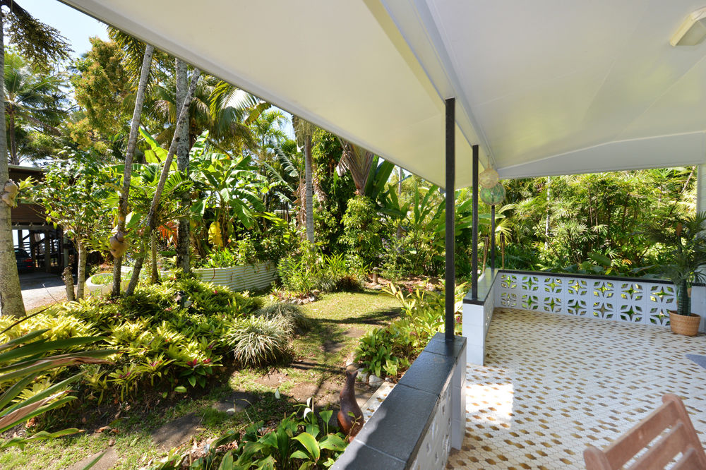 Undercover terrace with sea aspect