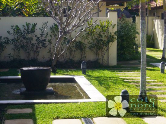 Small complex, your courtyard overlooks water feat