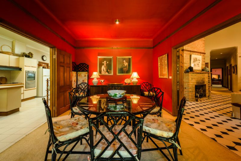 Real Estate in Valla