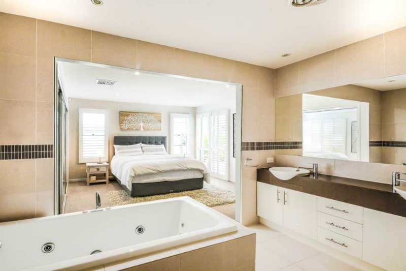 Real Estate in Parrearra