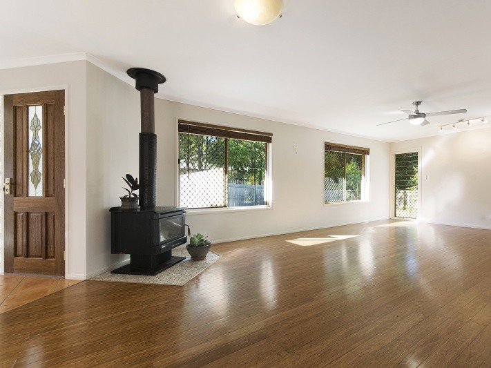 38 Rainbird Court Palmwoods living area