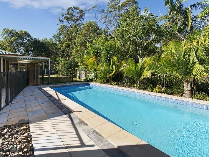 38 Rainbird Court Palmwoods pool