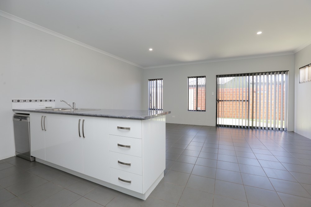 Real Estate in Lakelands