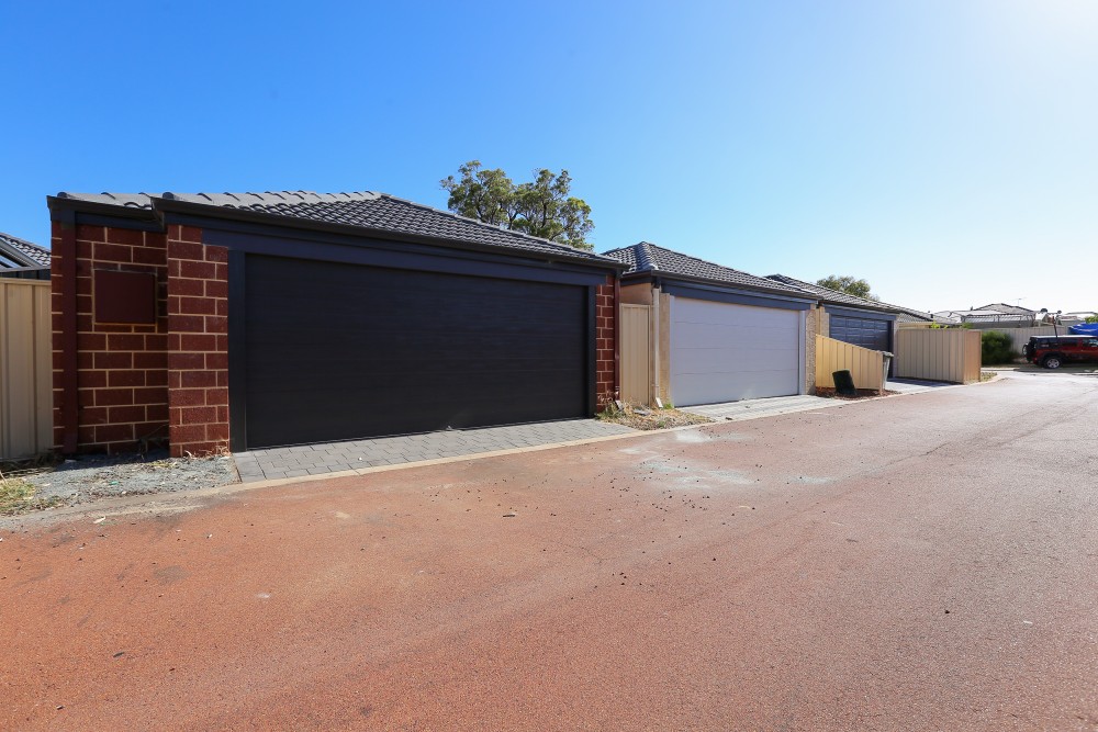 Real Estate in Lakelands