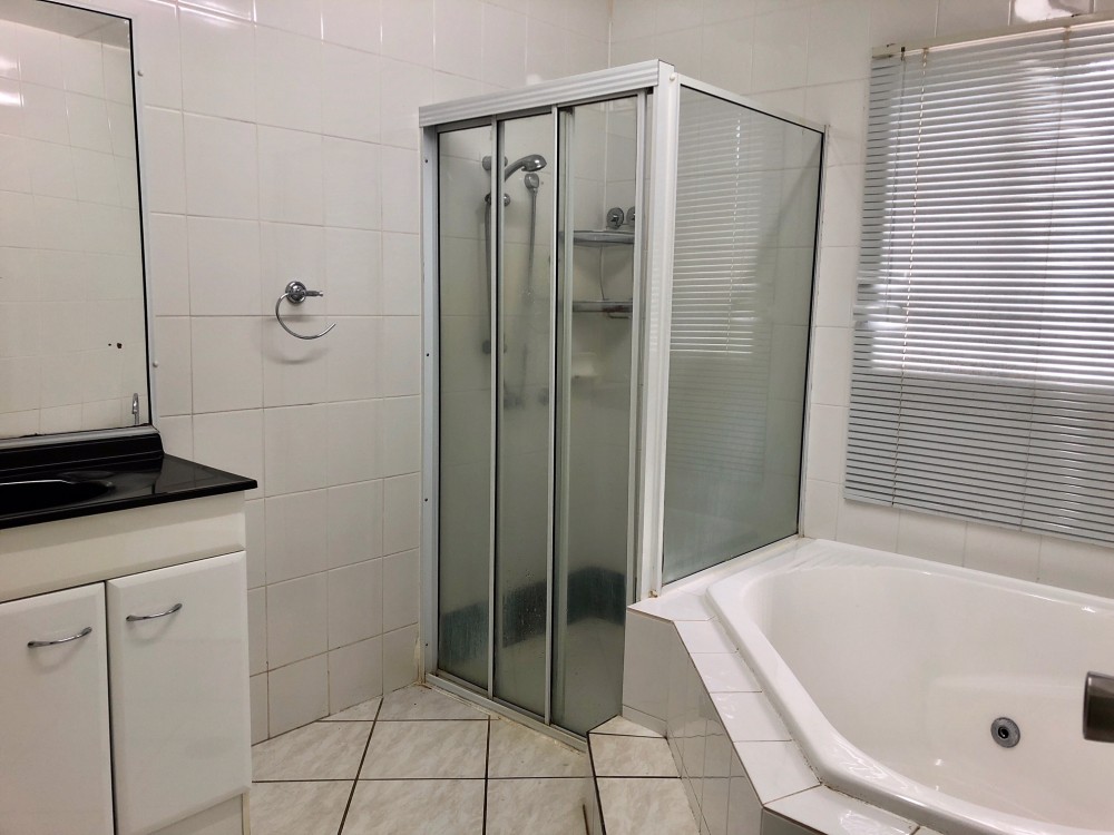 Real Estate in Innisfail Estate