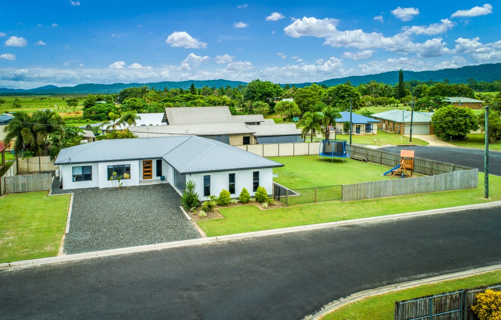 Property For Sale in Etty Bay