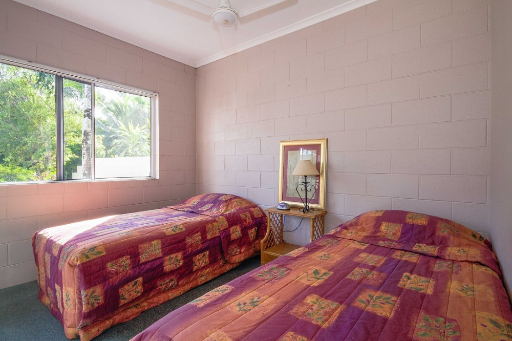 Second bedroom with BIRs