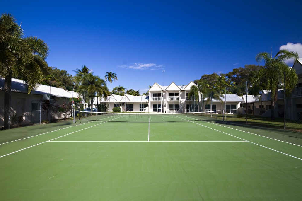 Resort living with tennis court