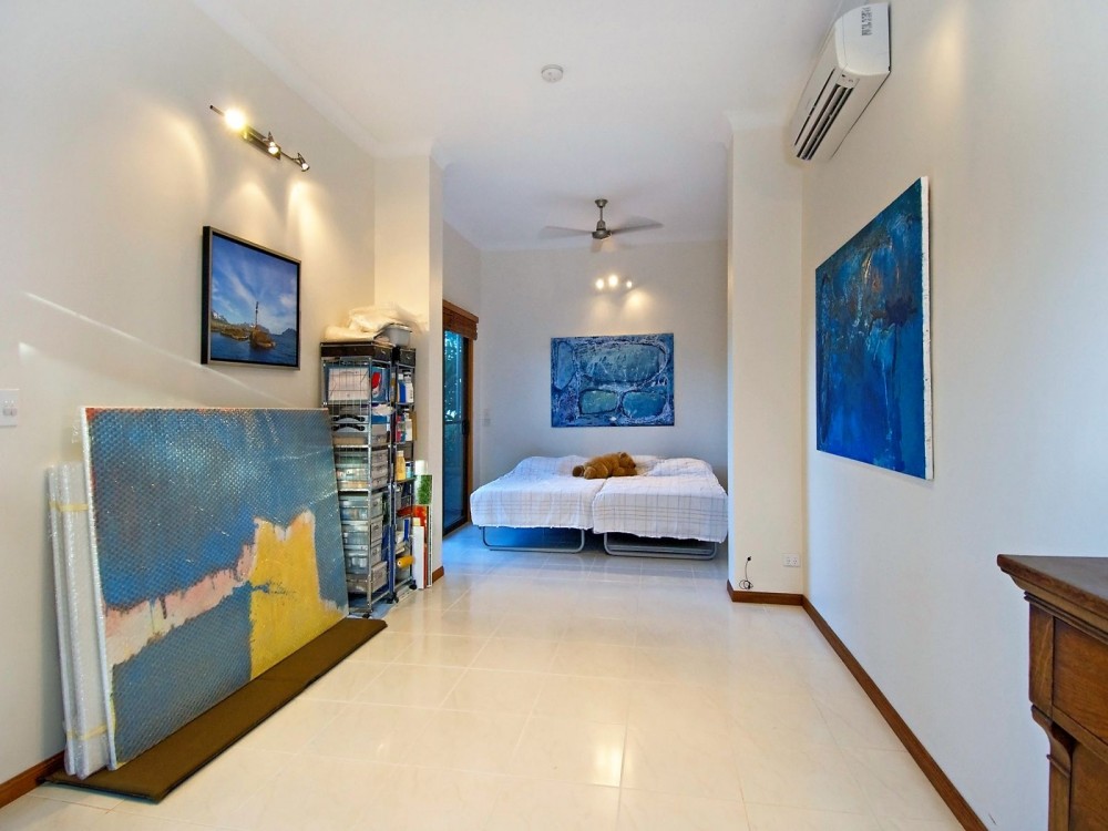 Third bedroom or studio