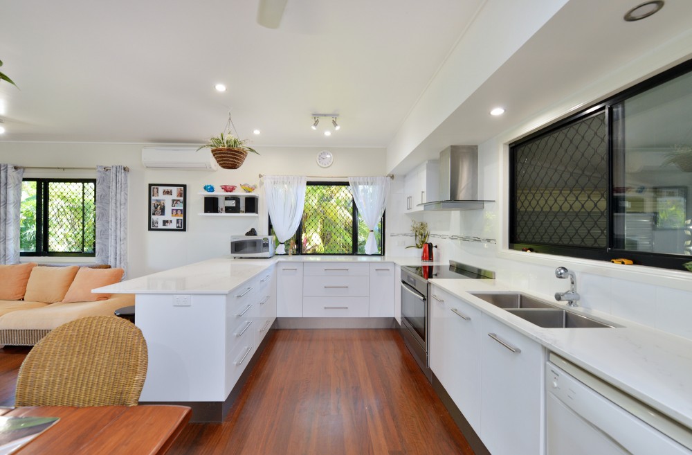 Modern and practical kitchen